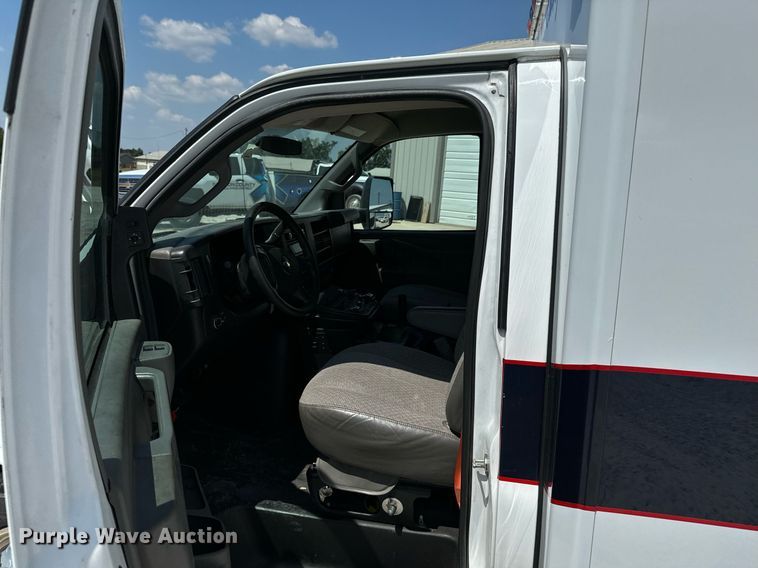 image for item DX1157 2016 Chevrolet  Express 4500 ambulance