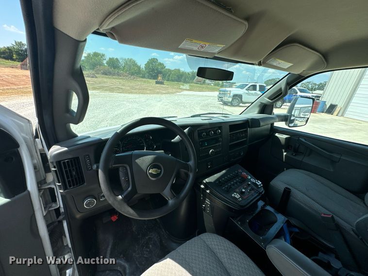 image for item DX1157 2016 Chevrolet  Express 4500 ambulance