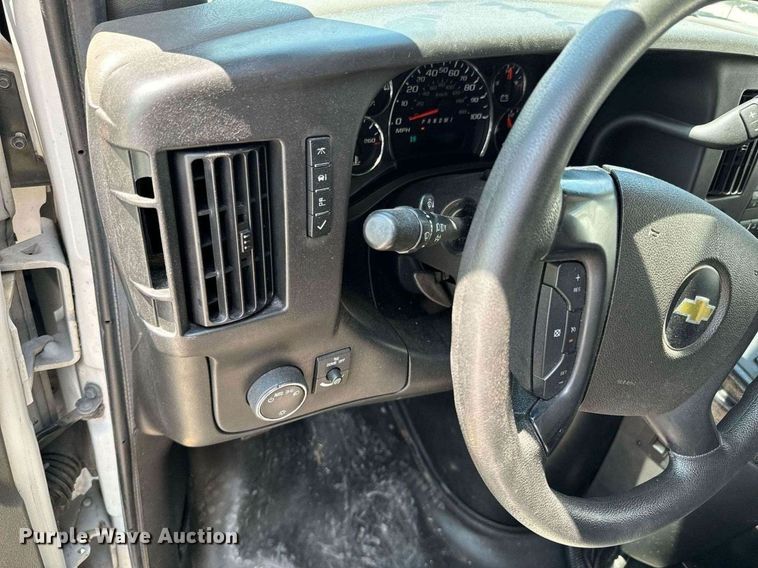 image for item DX1157 2016 Chevrolet  Express 4500 ambulance