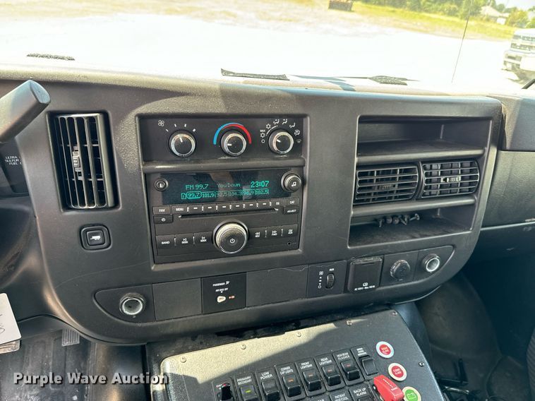 image for item DX1157 2016 Chevrolet  Express 4500 ambulance