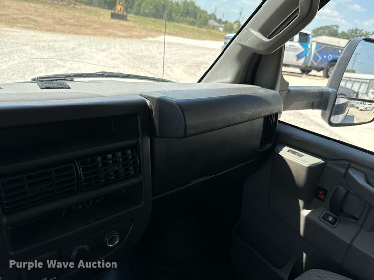 image for item DX1157 2016 Chevrolet  Express 4500 ambulance