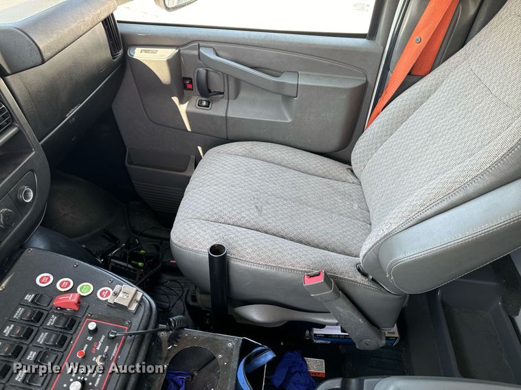 image for item DX1157 2016 Chevrolet  Express 4500 ambulance