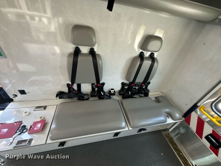 image for item DX1157 2016 Chevrolet  Express 4500 ambulance