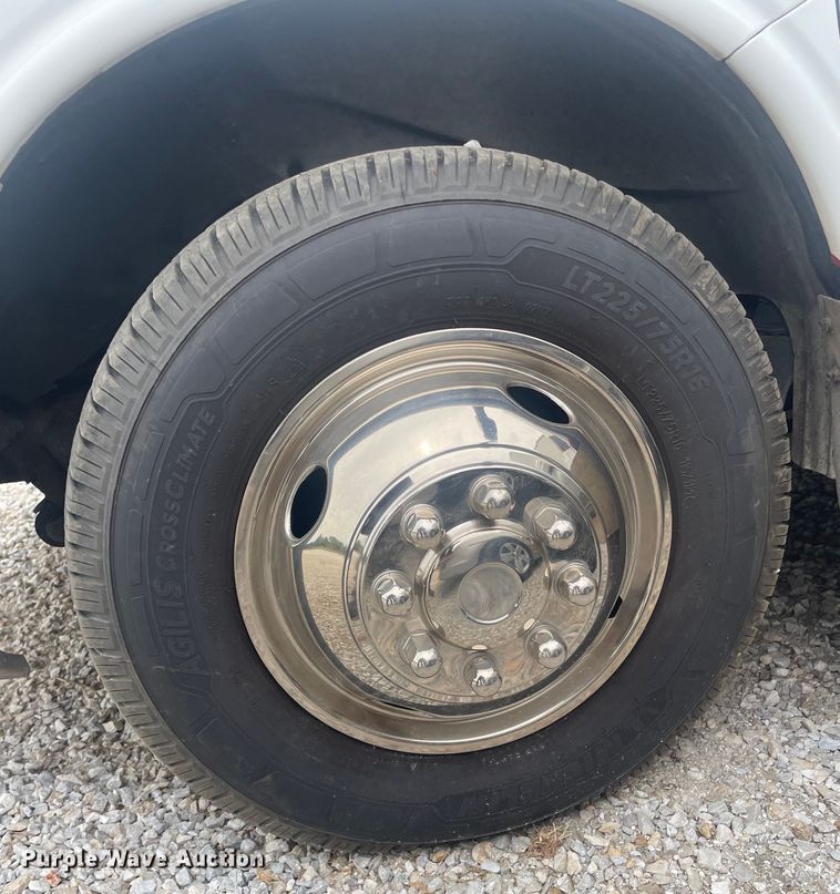 image for item DX1157 2016 Chevrolet  Express 4500 ambulance