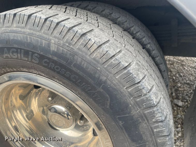 image for item DX1157 2016 Chevrolet  Express 4500 ambulance