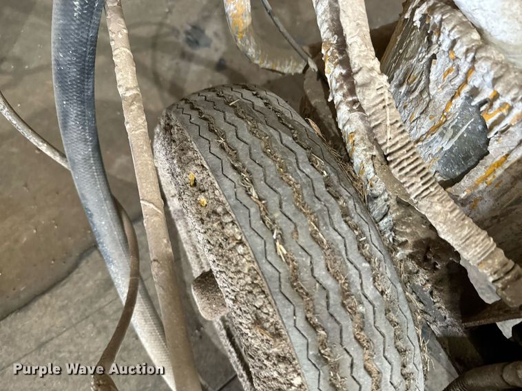 image for item DX1220 Graco paint striper