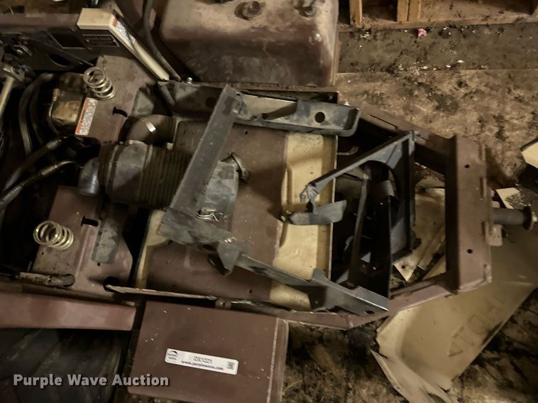 image for item DX1221 (4) Grasshopper 722D ZTR lawn mowers