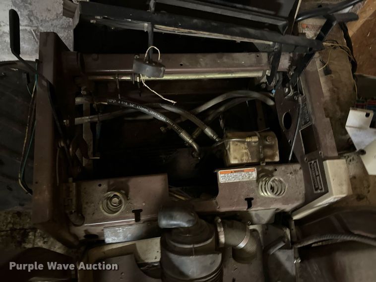 image for item DX1221 (4) Grasshopper 722D ZTR lawn mowers