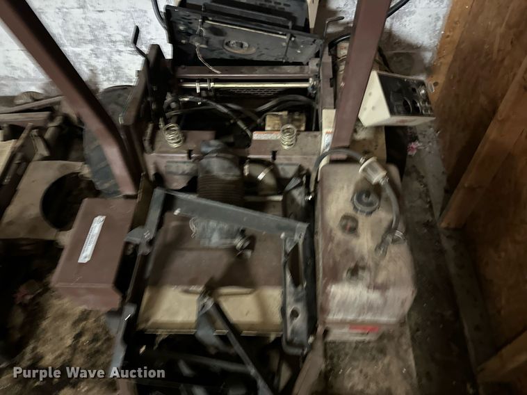 image for item DX1221 (4) Grasshopper 722D ZTR lawn mowers