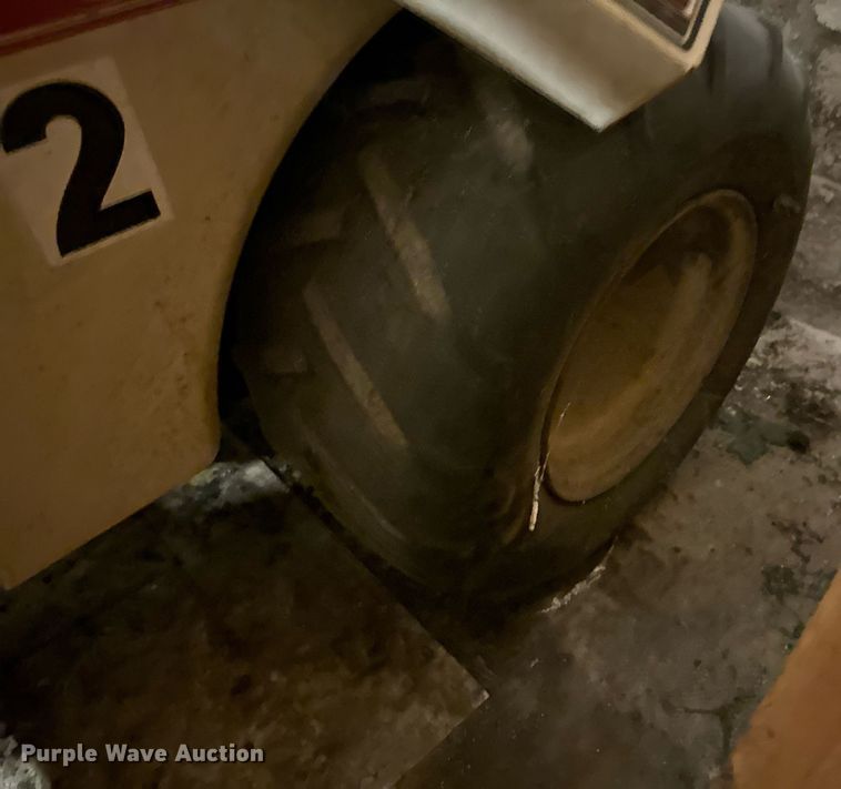 image for item DX1221 (4) Grasshopper 722D ZTR lawn mowers