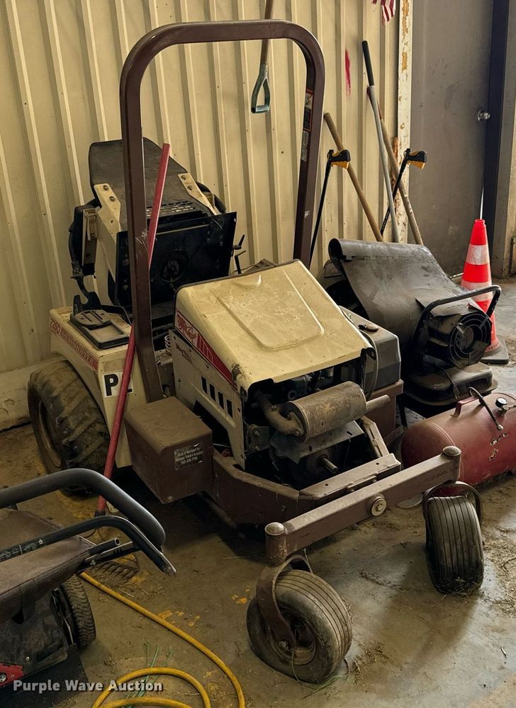 image for item DX1221 (4) Grasshopper 722D ZTR lawn mowers