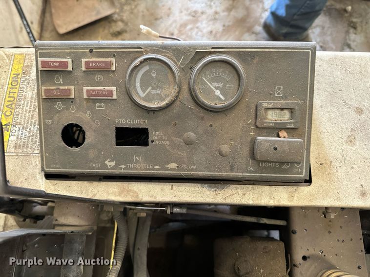 image for item DX1221 (4) Grasshopper 722D ZTR lawn mowers