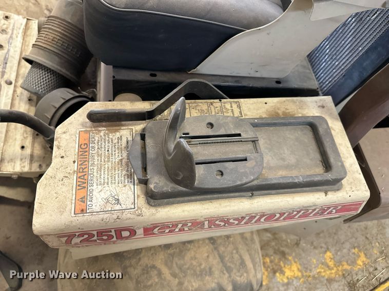 image for item DX1221 (4) Grasshopper 722D ZTR lawn mowers