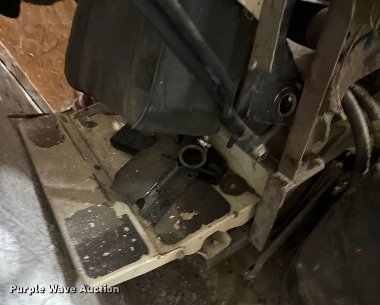 image for item DX1221 (4) Grasshopper 722D ZTR lawn mowers