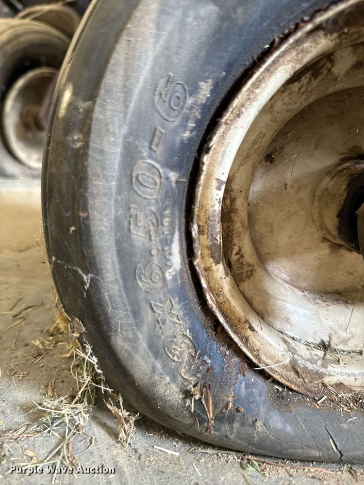 image for item DX1221 (4) Grasshopper 722D ZTR lawn mowers