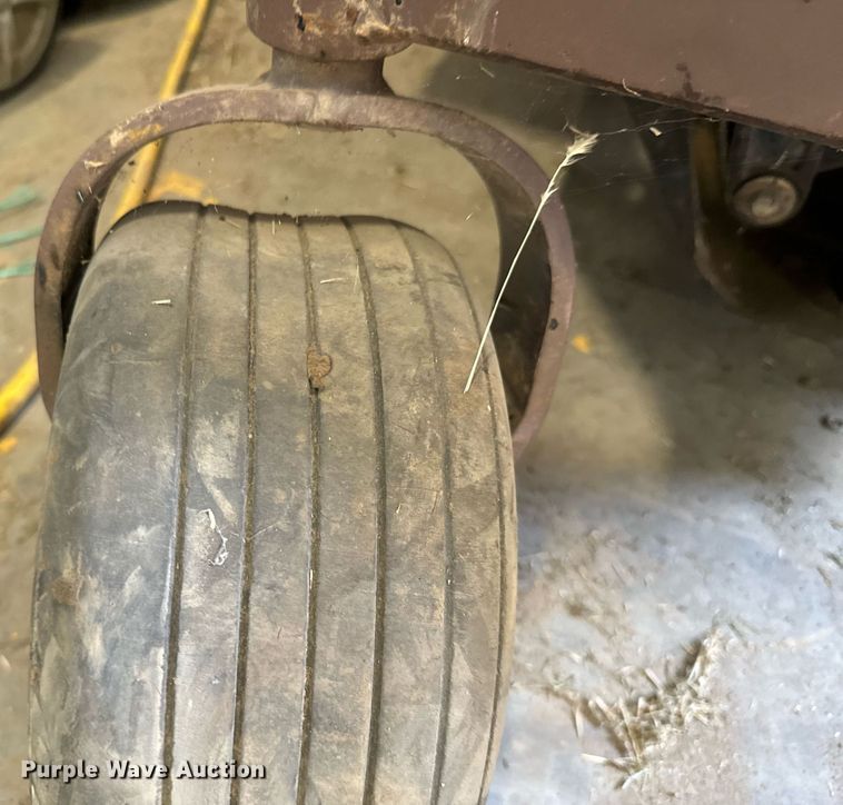 image for item DX1221 (4) Grasshopper 722D ZTR lawn mowers