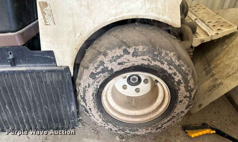 image for item DX1221 (4) Grasshopper 722D ZTR lawn mowers