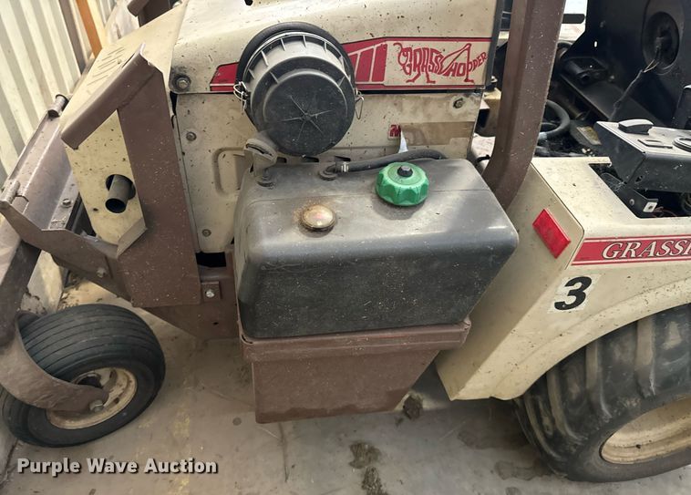 image for item DX1221 (4) Grasshopper 722D ZTR lawn mowers