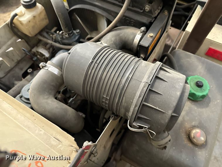 image for item DX1221 (4) Grasshopper 722D ZTR lawn mowers