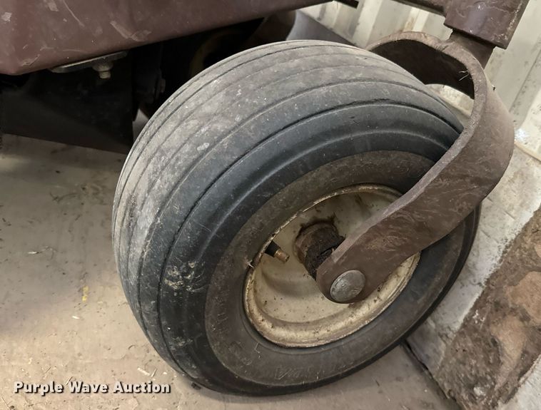 image for item DX1221 (4) Grasshopper 722D ZTR lawn mowers