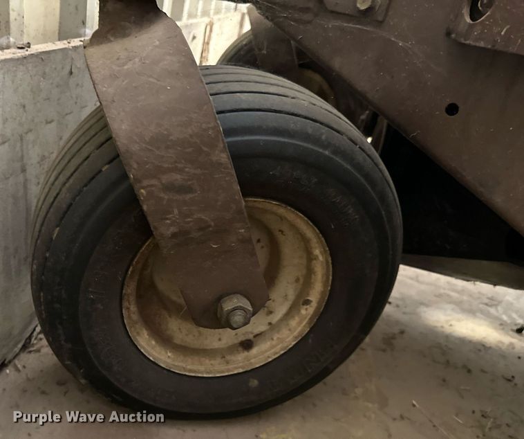 image for item DX1221 (4) Grasshopper 722D ZTR lawn mowers