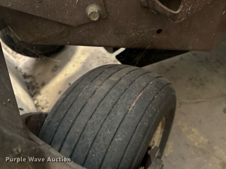 image for item DX1221 (4) Grasshopper 722D ZTR lawn mowers