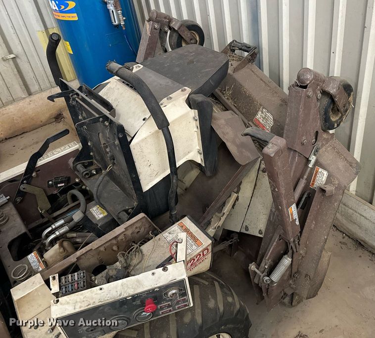 image for item DX1221 (4) Grasshopper 722D ZTR lawn mowers