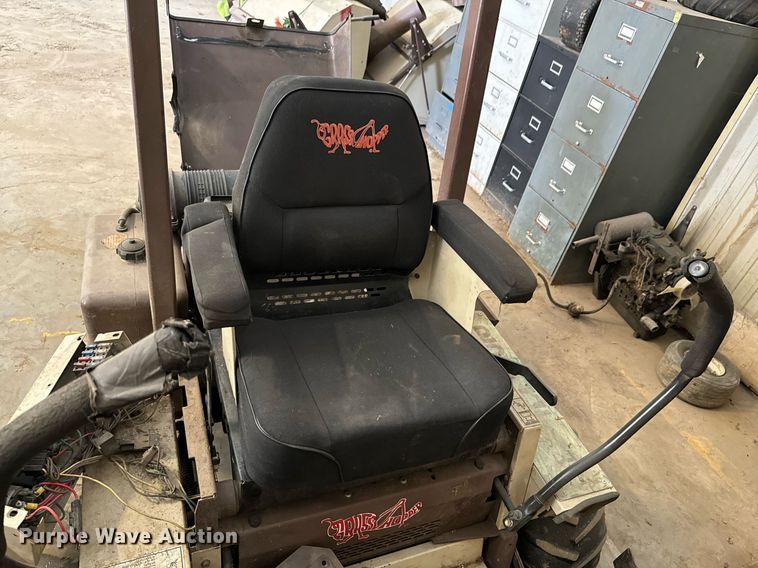 image for item DX1221 (4) Grasshopper 722D ZTR lawn mowers