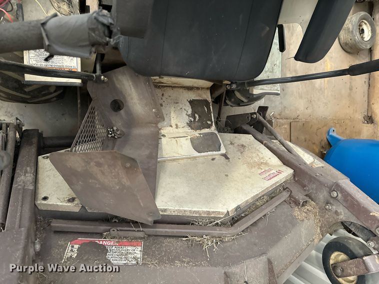 image for item DX1221 (4) Grasshopper 722D ZTR lawn mowers