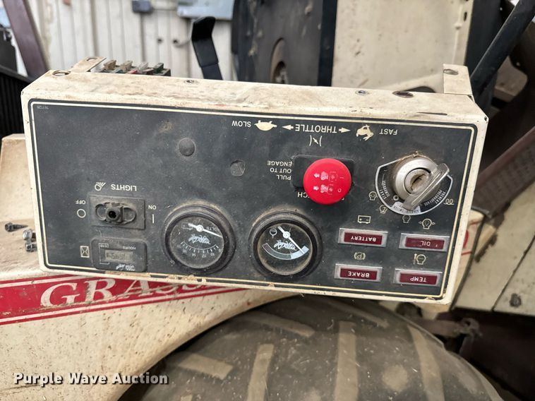 image for item DX1221 (4) Grasshopper 722D ZTR lawn mowers