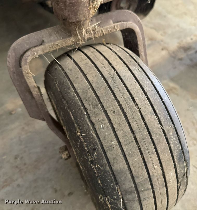 image for item DX1221 (4) Grasshopper 722D ZTR lawn mowers