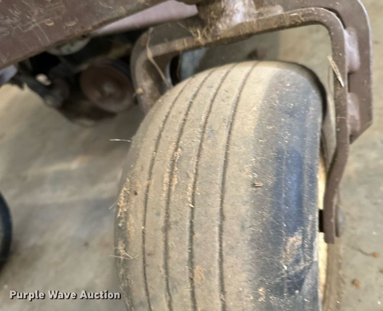 image for item DX1221 (4) Grasshopper 722D ZTR lawn mowers