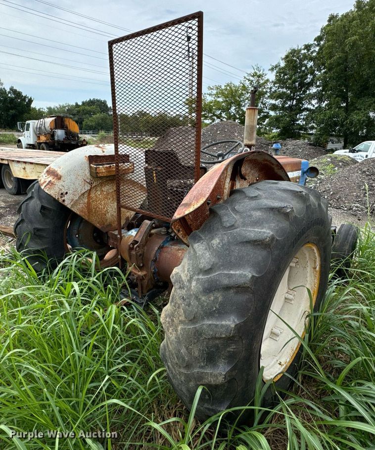 image for item DX1223 Ford 4000 tractor