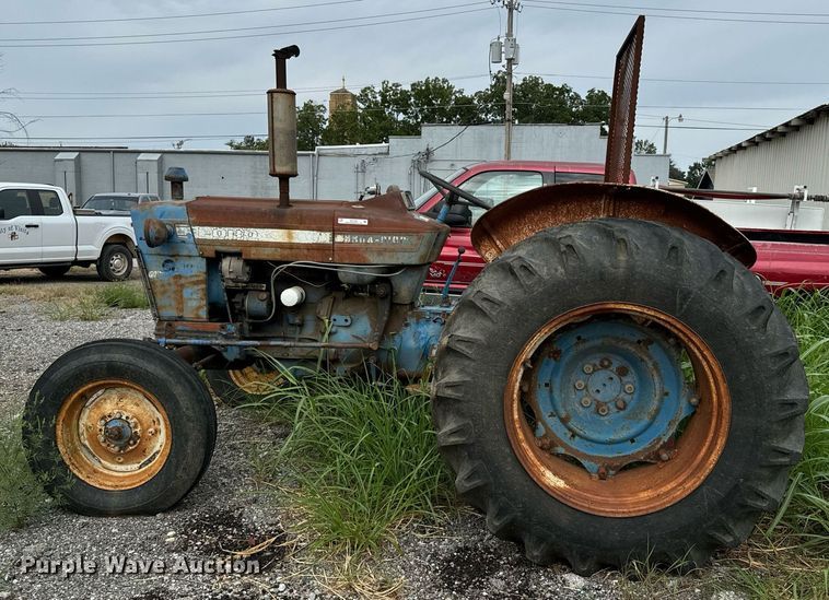 image for item DX1223 Ford 4000 tractor