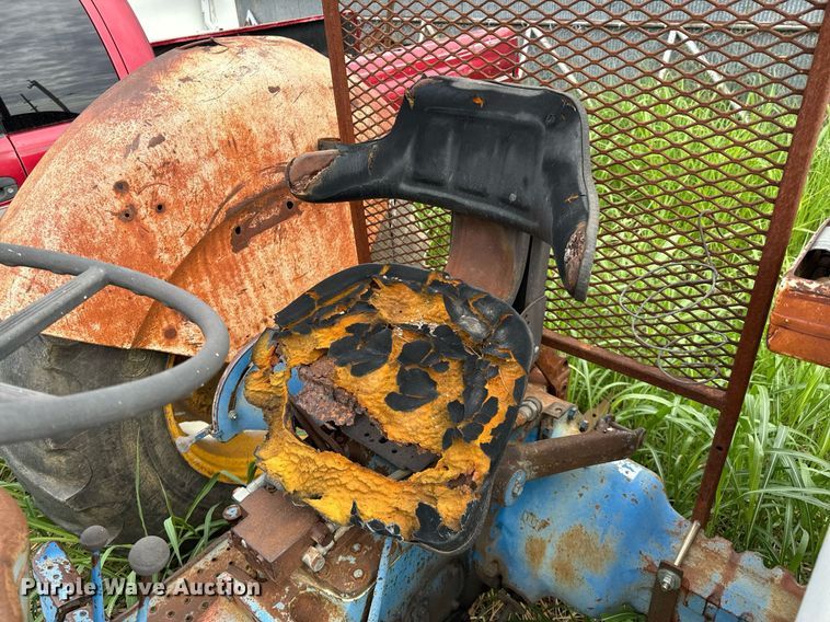 image for item DX1223 Ford 4000 tractor