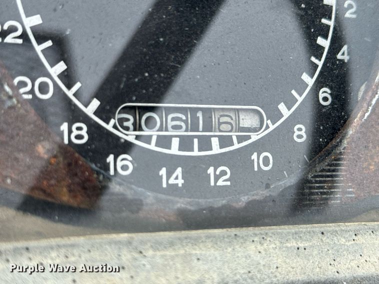 image for item DX1223 Ford 4000 tractor