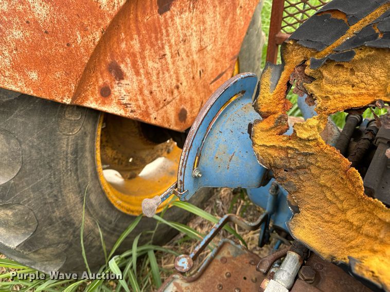 image for item DX1223 Ford 4000 tractor