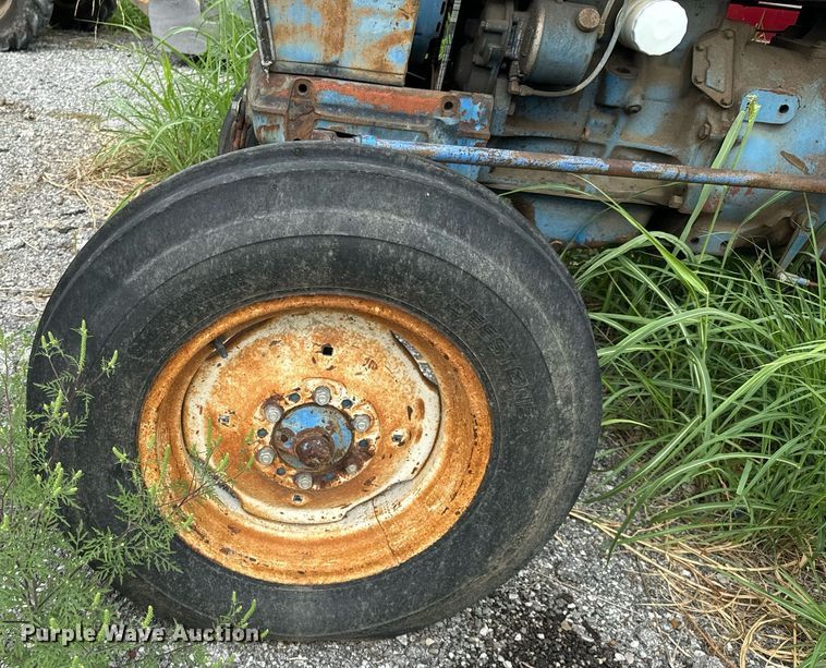 image for item DX1223 Ford 4000 tractor