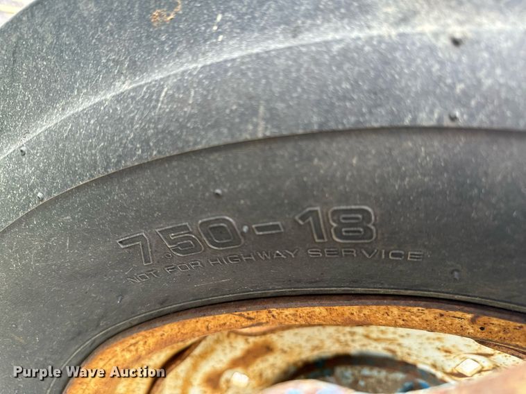 image for item DX1223 Ford 4000 tractor