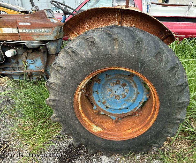 image for item DX1223 Ford 4000 tractor