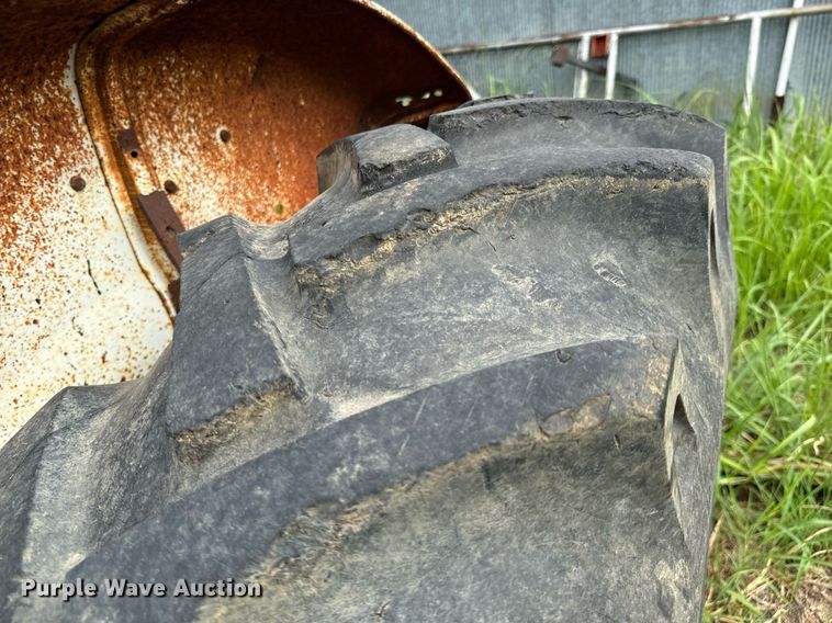 image for item DX1223 Ford 4000 tractor