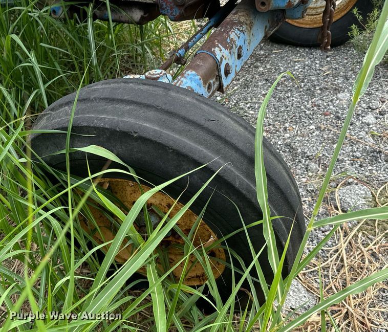 image for item DX1223 Ford 4000 tractor