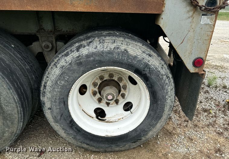 image for item DX1224 2005 STECO SW045100 walking floor trailer