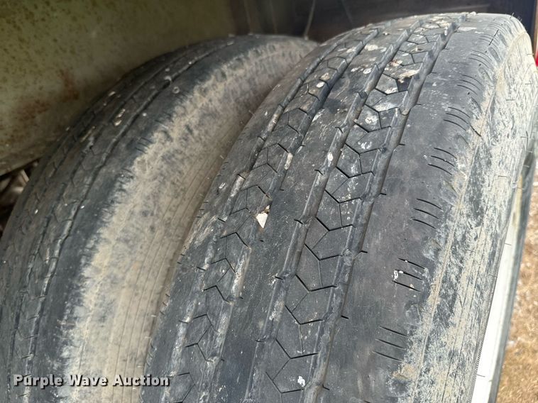 image for item DX1224 2005 STECO SW045100 walking floor trailer