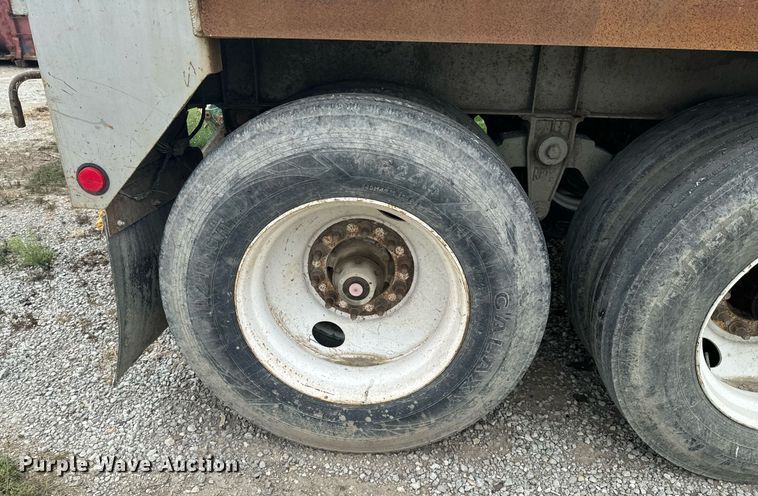 image for item DX1224 2005 STECO SW045100 walking floor trailer