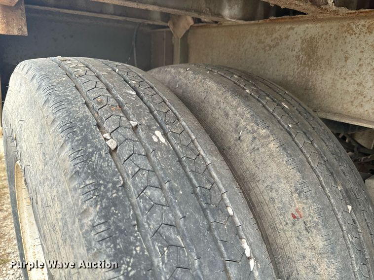 image for item DX1224 2005 STECO SW045100 walking floor trailer