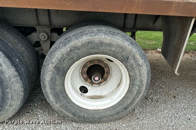 image for item DX1224 2005 STECO SW045100 walking floor trailer