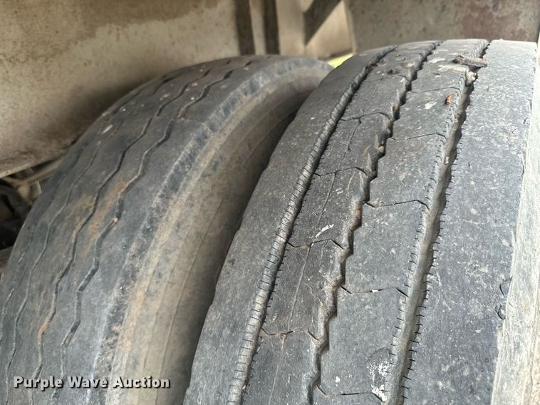 image for item DX1224 2005 STECO SW045100 walking floor trailer