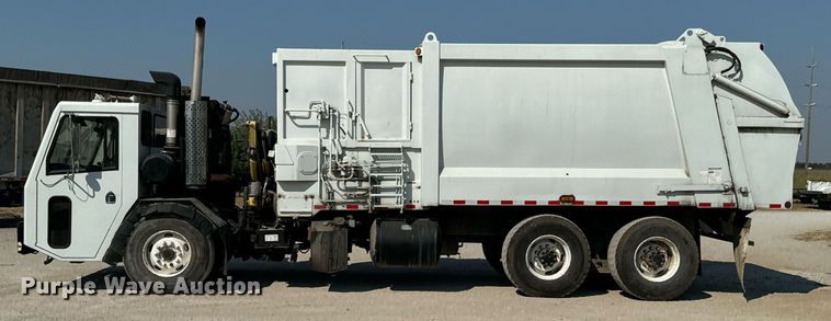 image for item DX1229 2007 Crane Carrier Low Entry refuse truck
