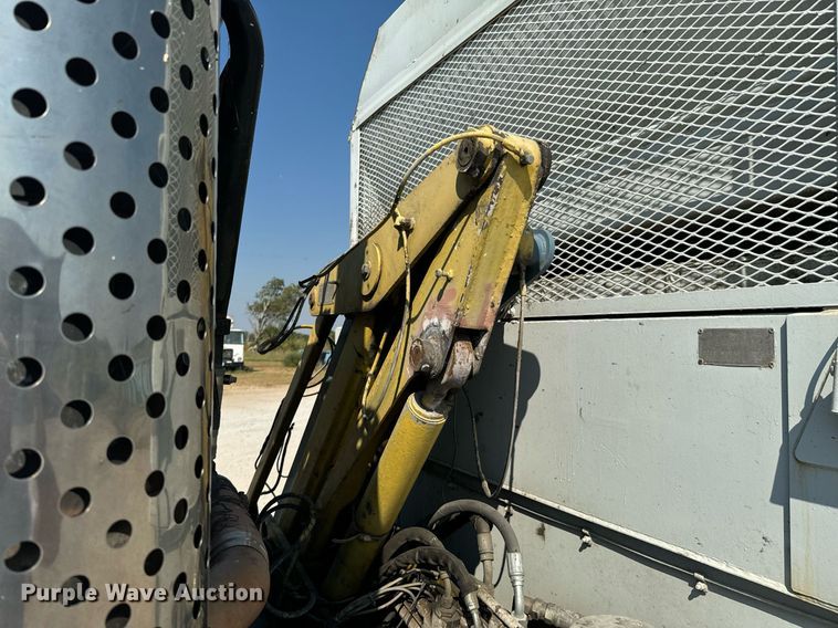 image for item DX1229 2007 Crane Carrier Low Entry refuse truck